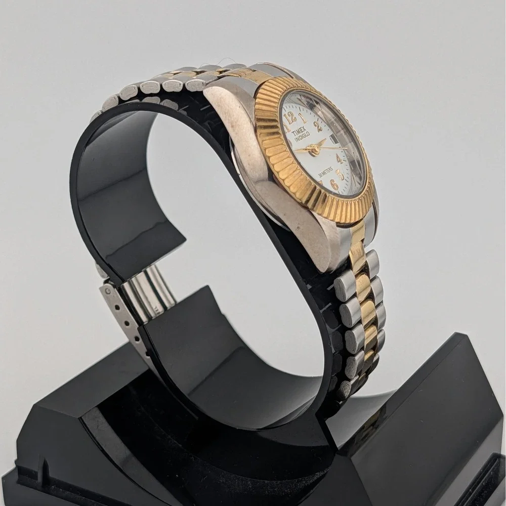 Timex Indiglo Two Tone Fluted Bezel White Dial‎ Date Quartz Watch WR